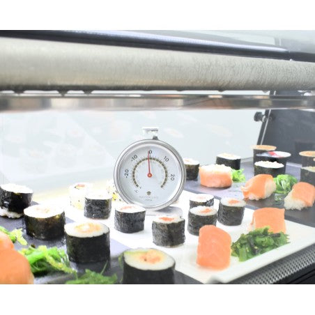 GASTRO&CO. Sushivitrine Detailansicht mit Sushi und Temperaturanzeige